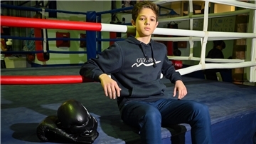 Alexandru Negel arbeitet hart für sein Ziel, Profi-Boxer zu werden. Der 15-jährige Bremerhavener erhält bei der Sportgala Bremen am 7. März den Nachwuchsförderpreis.