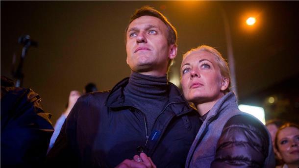 Nawalny bezahlt Kampf gegen Putin mit Leben Alexej und Julia Nawalny nach einer Kundgebung im Jahr 2013.
