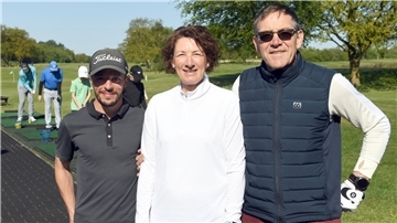 Alfred Gislason (rechts) mit seinen Flight-Partnern Birgit Popall und Patrick Schreiber.