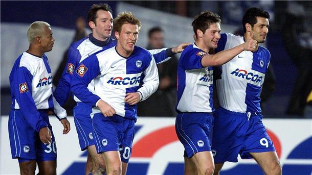 Ali Daei (r) spielte auch Hertha BSC in der Bundesliga.