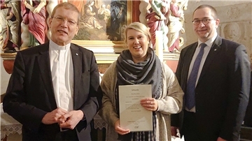 Alica Helms im Gottesdienst mit Regionalbischof Dr. Hans Christian Brandy und Superintendent Albrecht Preisler