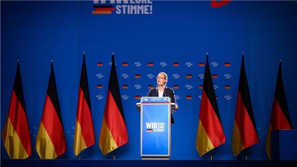 AfD-Führungsduo bleibt - Weidel will „Hippie-Wahn“ beenden Alice Weidel spricht beim Bundesparteitag der AfD in der Grugahalle in Essen.
