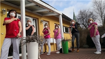 Alle im Team der Beerster Tagespflege möchten sich impfen lassen und würden gerne wissen, wie das System funktioniert (von links): Vera Neuenfeldt, Birte Tegeder, Sylvia Pape, Melanie Otto, Stephanie Teske und Antje Reesewildt.