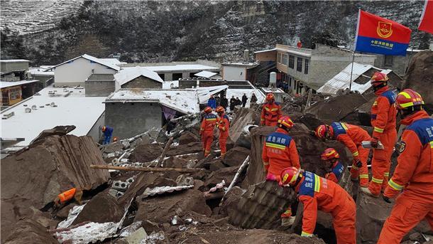 Erdrutsch in China - Zahl der Toten steigt Alle verschütteten Häuser sind an einem steilen Hang gebaut gewesen.