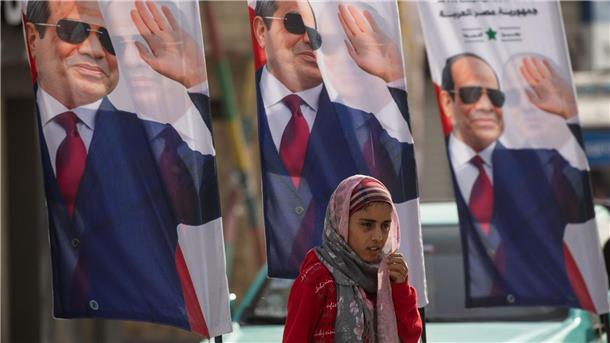 Allgegenwärtig im Straßenbild: Plakaten mit dem Abbild des ägyptischen Präsidenten Abdel Fattah al-Sisi.