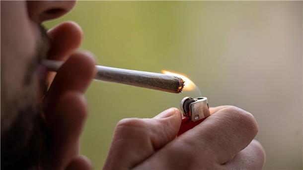 Bei Cannabis-Bußgeldern zeichnet sich ein Flickenteppich ab Als erstes Bundesland hat Bayern einen Bußgeld-Katalog für Verstöße gegen das Cannabisgesetz beschlossen.