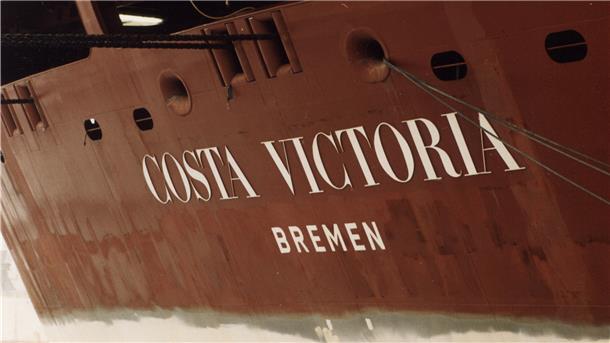 Als Heimathafen steht 1996 Bremen am Heck der „Costa Victoria“. Mit dem Fertigbau des Schiffes gelang der Lloyd Werft seinerzeit der Einstieg ins Neubaugeschäft.