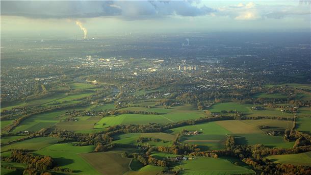 Umzug ins Ruhrgebiet: Das kommt wirklich auf einen zu Drohnenbild