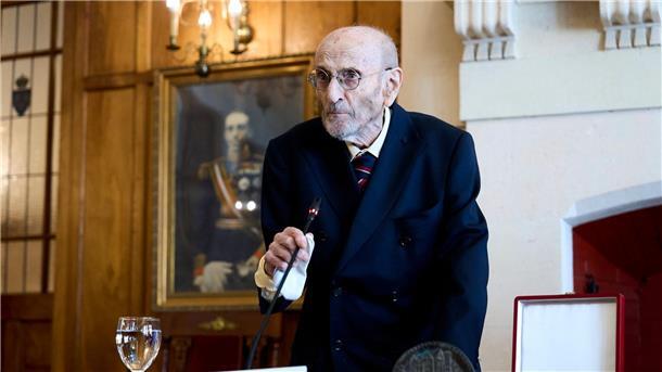 Álvaro Pombo wird mit dem Cervantes-Preis 2024 ausgezeichnet.