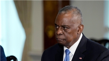 Am 15. Januar wurde Lloyd Austin aus der Klinik entlassen und arbeitete zunächst nicht vom Pentagon aus.