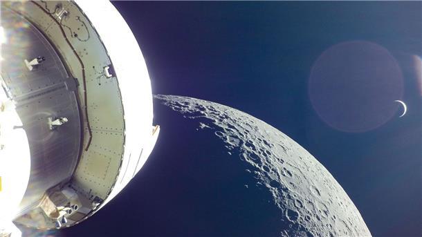 Nasa-Mondmission: „Artemis 1“ auf Erde zurück Am 20. Tag der „Artemis 1“-Mission hat die „Orion“-Kapsel die Erde aufgenommen, die hinter dem Mond aufgeht.
