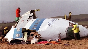 Am 21. Dezember 1988 stürzte ein amerikanisches Flugzeug nach einem Bombenanschlag auf den schottischen Ort Lockerbie.