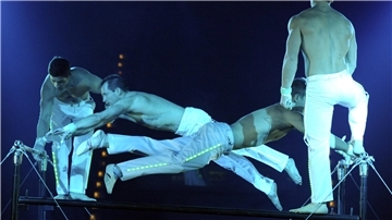 Am 24. Januar 2013 war das „Feuerwerk der Turnkunst“ letztmals in Bremerhaven zu Gast, unter anderem mit einem Showteam am Reck.