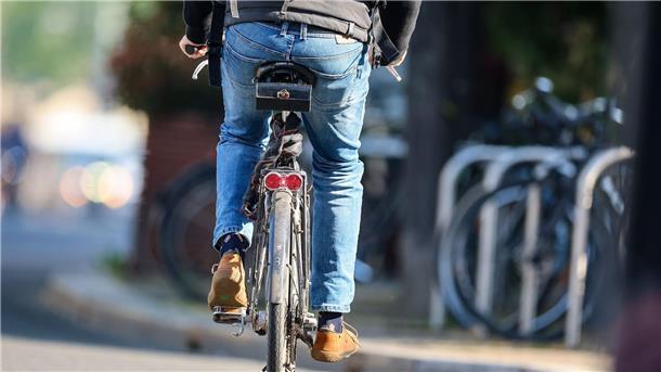 Rad fahren: Von bösen Sätteln und guten Helmen Am 3. Juni ist Weltfahrradtag.