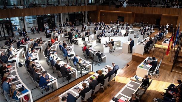 Am 9. Oktober wird über die zukünftige Zusammensetzung des Niedersächsischen Landtags abgestimmt. Im Wahlkreis 71 (Wesermarsch ohne Jade plus Rastede) und im Wahlkreis 70 (Friesland plus Jade) stellen sich jeweils sechs Kandidatinnen und Kandidaten zur Wahl.