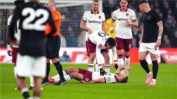 Sorgen um Füllkrug: Nationalspieler verletzt ausgewechselt Am Boden: Für Niclas Füllkrug war das Pokal-Duell bei Aston Villa früh beendet.