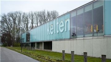 Am Dienstag stahlen Unbekannte einen mehr als 2000 Jahre alten Goldschatz aus der Keltenzeit aus dem Kelten Römer Museum in Manching.