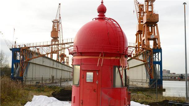 Rote Haube des Molenturms.