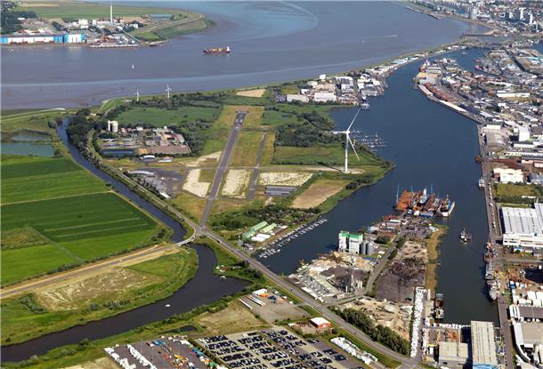 Am ehemaligen Flugplatzgelände sollte der OTB in die Weser gebaut werden.