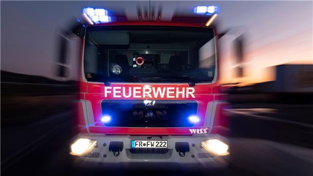 Am Einsatz waren 16 Einsatzkräfte der Feuerwehr Bremerhaven beteiligt.