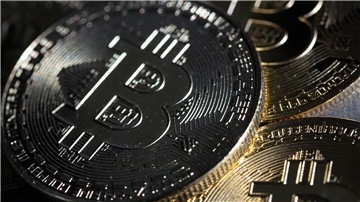 Am Ende einer turbulenten Woche hat Bitcoin zugelegt.
