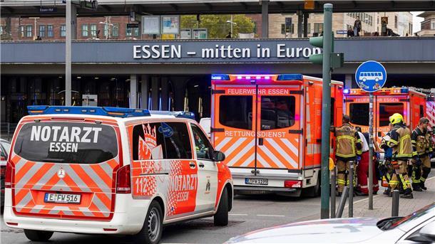 Am Essener Hauptbahnhof wurden laut Polizei zwei Personen verletzt.