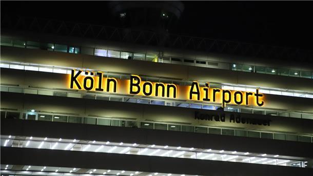 Fahnder fassen mutmaßlichen IS-Unterstützer am Flughafen Am Flughafen Köln/Bonn wurde ein Mann festgenommen. Er soll ein mutmaßlicher IS-Unterstützer sein.