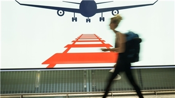 Am Frankfurter Flughafen arbeiten Bahn und Airlines auch zusammen. (Symbolbild)