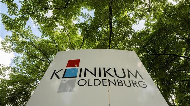 Gedenkstätte für Opfer von Ex-Pfleger Niels Högel Am Klinikum Oldenburg erinnert ein Denkmal an die Opfer des ehemaligen Krankenpflegers Niels Högel. (Archivfoto)
