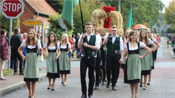 Am kommenden Wochenende veranstaltet die Breddorfer Landjugend das Erntefest. Sollte eine Feier in der Festscheune nicht möglich sein, dürfen die jungen Leute ein Zelt am Sportzentrum aufbauen.