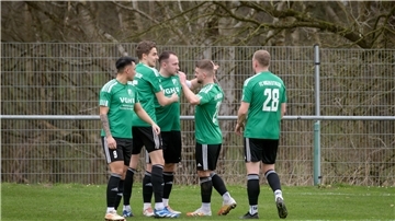 Am letzten Spieltag mobilisierten die Landesliga-Kicker des FC Hagen/Uthlede noch einmal alle Kräfte. Dafür wurden sie belohnt.