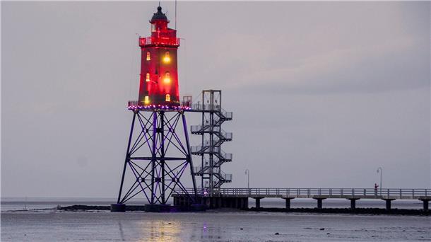 Am Leuchtturm Obereversand fand der Abschluss der Lichterwoche statt.