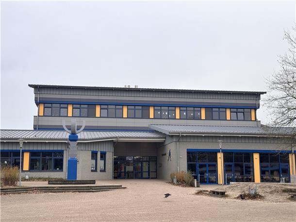 Schaden an Hauptwasserleitung führt zu verlängerten Ferien an der KGS Tarmstedt Am Mittwoch findet an der KGS Tarmstedt kein Unterricht statt. Der Grund: Eine defekte Leitung.