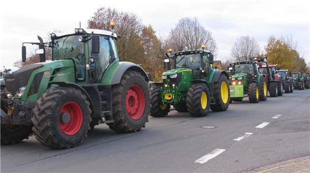 Am Montag wird es eng auf den Straßen: Landwirte planen Protest-Aktionen und eine Fahrt nach Bremen mit ihren Traktoren.