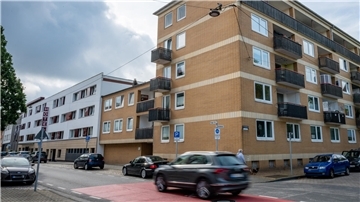Blick in die Prager Straße Am Montagabend wurde ein Hotel in der Prager Straße Schauplatz eines Überfallsversuchs. Ein Unbekannter forderte Geld von den Angestellten, die mutig reagierten und den Notruf wählten. Der Täter ist flüchtig.