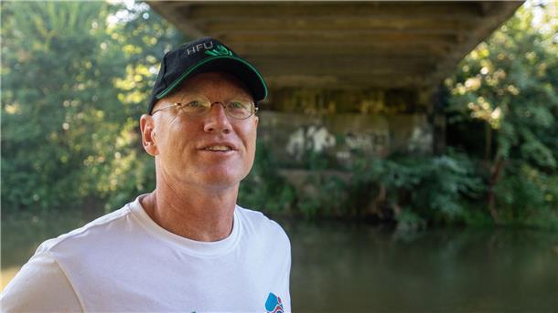 Am Oberlauf der Elbe in Smirice Tschechien beginnt die Aktion.