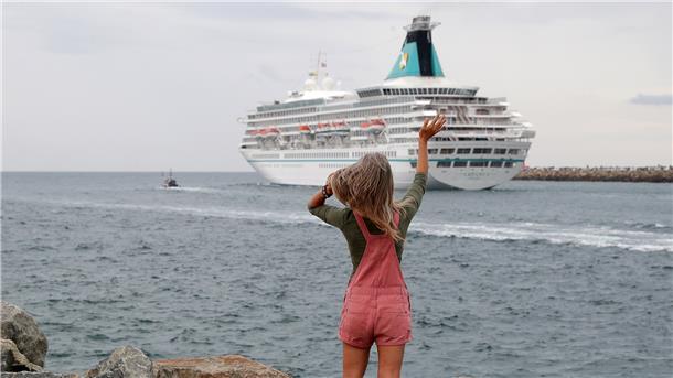 Am Sonnabend legt die „Artania“ wieder ab, als erstes Kreuzfahrtschiff mit Gästen nach 13 Monaten.