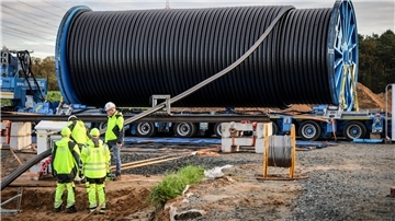 An anderen Stellen in Niedersachsen, wie hier in Heeslingen, wurden bereits Stromkabel verlegt. (Archivbild)