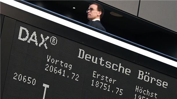 An der Börse wird in sekundenschnelle verkauft und gekauft. Gerade allerdings sinken die Werte extrem.