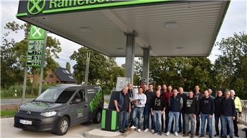 Eröffnung der nagelneuen Tankstelle in Burhave
