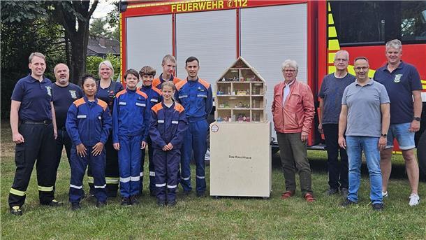 Feuerwehr Wilstedt übergibt neues Rauchhaus an die Jugendfeuerwehr Freiwillige Feuerwehr Wilstedt übergibt neues Rauchhaus an die Jugendfeuerwehr.