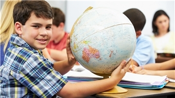 An der Grundschule Einswaren hat ein Großteil der Schüler einen Migrationshintergrund. Viel zu tun für Sozialberaterin Kirsten Clabes.