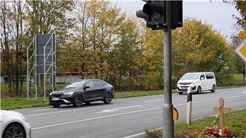 So möchte die Kreisverwaltung an Ampel für mehr Sicherheit sorgen Ampelkreuzung Hahnenknoop