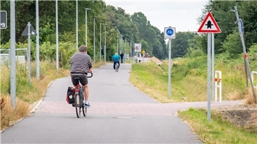 An der Straße Ahnthöhe ist ein neuer Bereich an der Fahrradstraße eröffnet worden.
