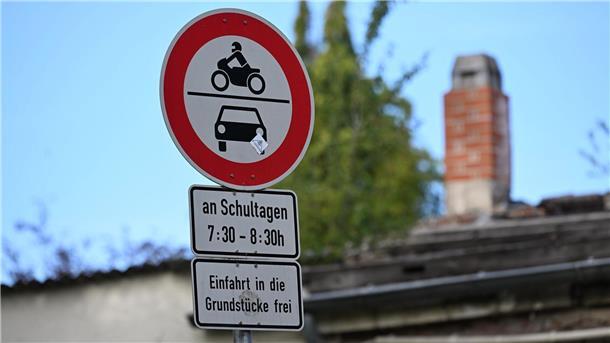 An einigen Schulen in Niedersachsen werden Schulstraßen getestet. Einige wenige haben sie schon fest etabliert. 