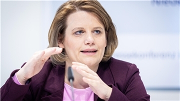  Niedersachsens Kultusministerin Julia Willie Hamburg (Bündnis 90/Die Grünen) 