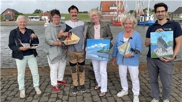 Andrea Turmann, Martina Geberzahn, Stefan Moosdorf, Ursel Koop, Ursula Löffler und Christopher Dipke vom "Gezeiten"-Arbeitskreis haben das Programm der Kunst- und Kulturwochen 2023 vorgestellt.
