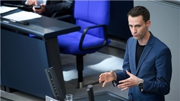 Andreas Audretsch (Bündnis 90/Die Grünen) will insbesondere die Baubranche kräftig fördern.