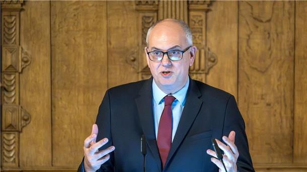 Bremer Regierungschef: Klar Stellung gegen Rechts beziehen Andreas Bovenschulte (SPD), Bürgermeister von Bremen, spricht bei einem Termin.