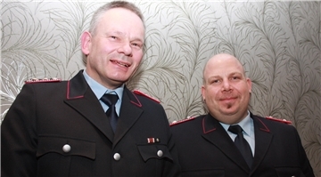 Marco Fels und Andreas Steffens in ihrer Uniform